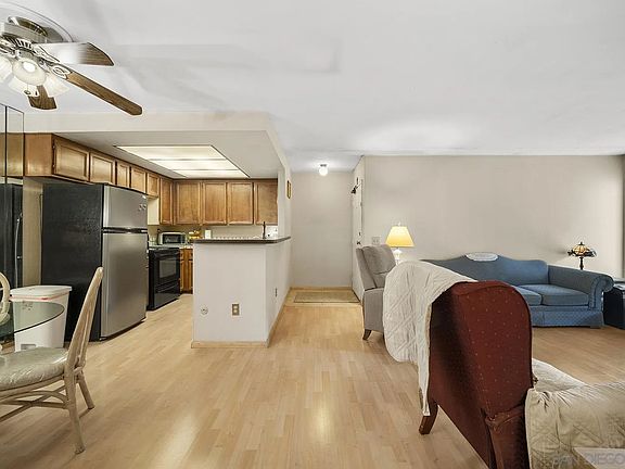 4th image of 110 N 2nd Ave Unit 57