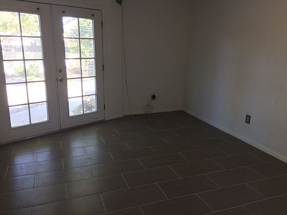 4th image of 217 Graceland Dr NE
