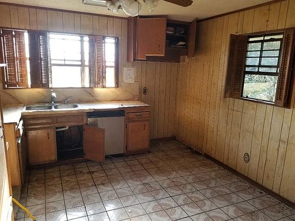 2nd image of 2729 General Vandenburg St
