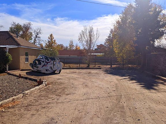 3rd image of 4 Applewood Ln NW