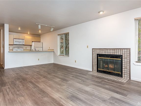 3rd image of 10329 Meridian Ave N #101
