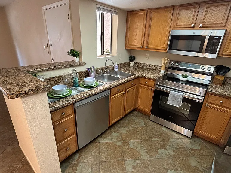 5757 W Eugie Ave #1077 — Photo 7