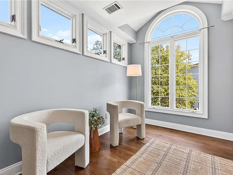 217 Westminster Dr NE — Photo 43