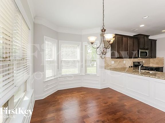 4th image of 1324 Wild Rose Dr SE