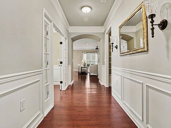 4th image of 809 Gaston Manor Dr