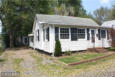 2nd image of 912 Hilltop Dr
