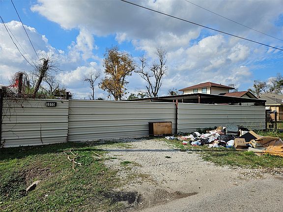5th image of 5915 Lavender St