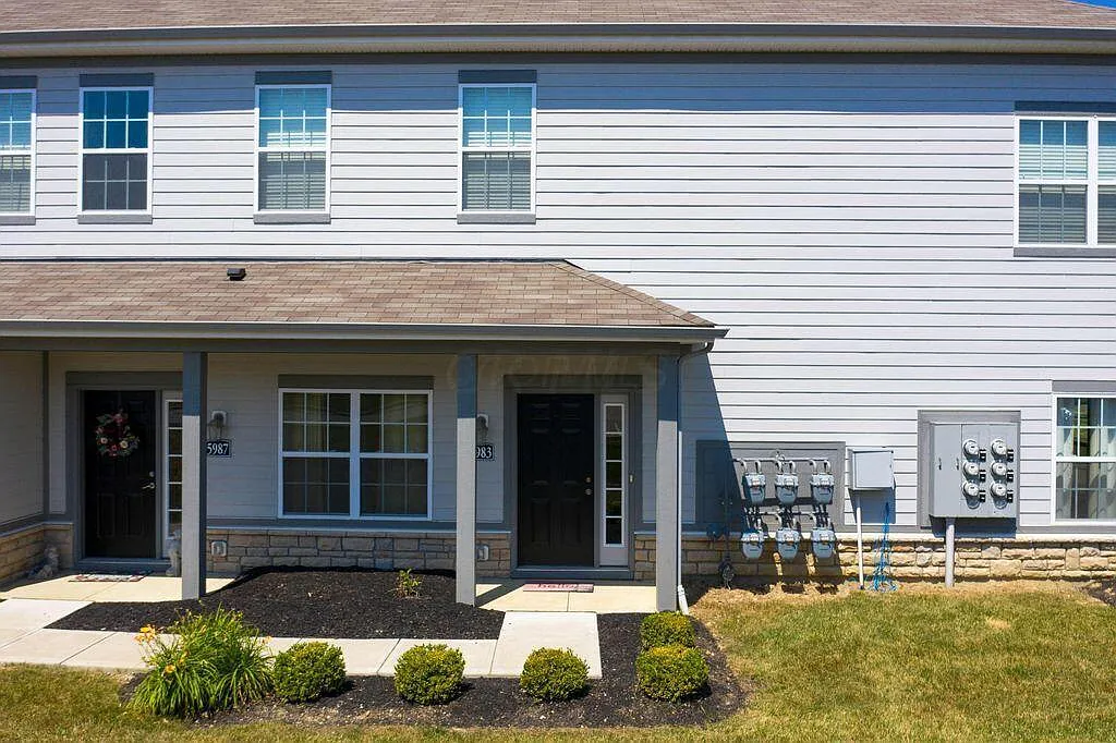 Photo 2 of 27 - 5983 Bluestone Way - Lewis Center, OH Building Photo - 5983 Bluestone Way
