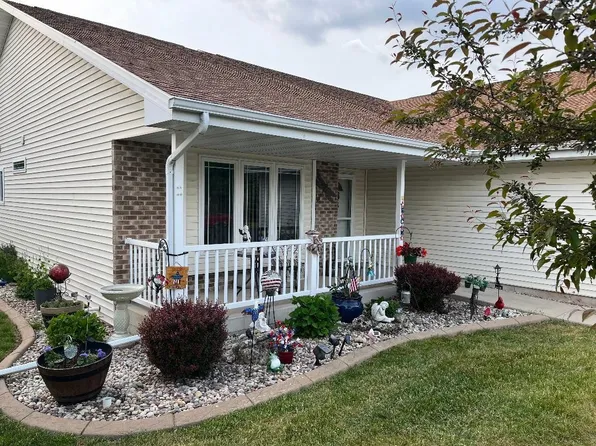 470 Wyldewood Dr, Oshkosh, WI 54904