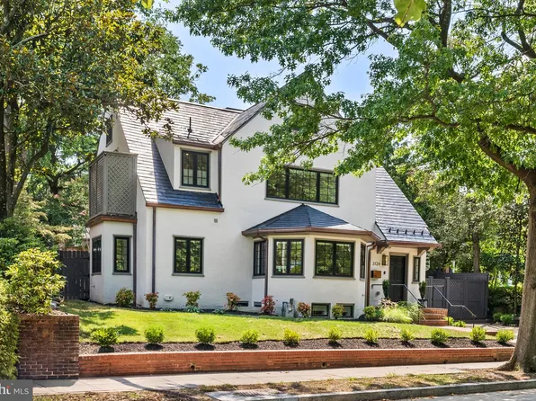 3126 Woodley Rd NW, Washington, DC 20008