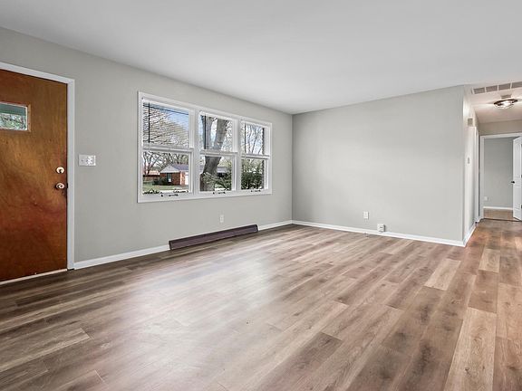 4th image of 826 Eaglewood Dr