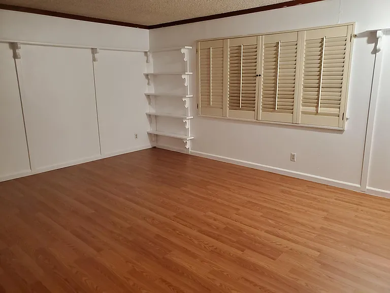 2540 Clairemont Dr #101 — Photo 18