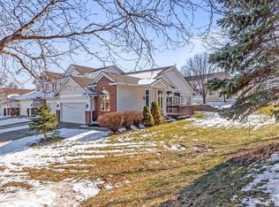 9936 Cheshire Ln, Johnston, IA 50131