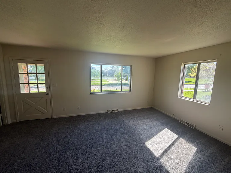 708 E Front St #7 — Photo 3