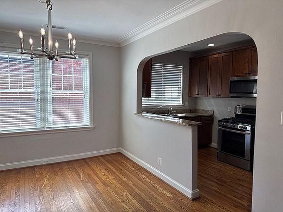 3rd image of 901 S Hanley Rd APT 7