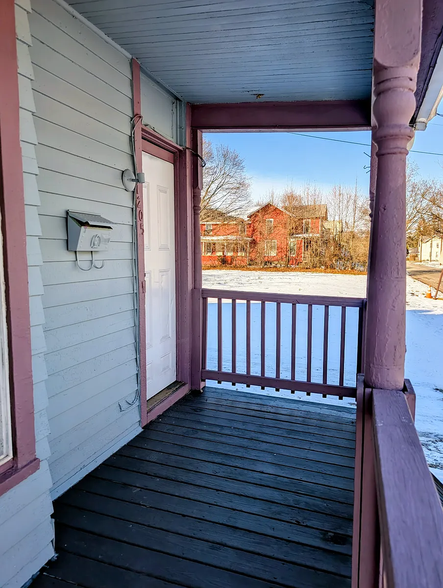 Building Photo - 1205 Hall St #B