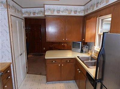 3rd image of 1333 Roelke Dr