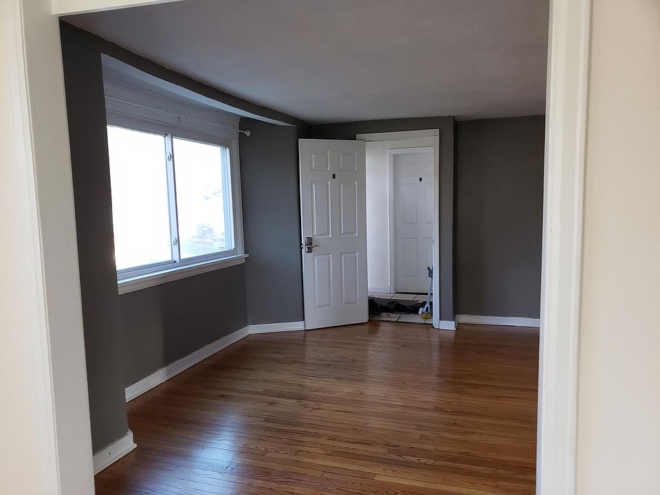 1st image of 102 & 104 Drexler Ave S