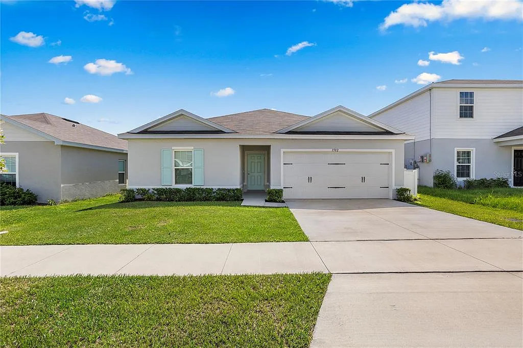 3 bed, 2.0 bath, 1450 sqft, $2,000 — Photo 1