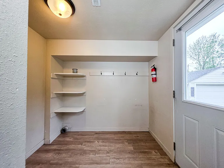 1208 Koenigstein Ave — Photo 17
