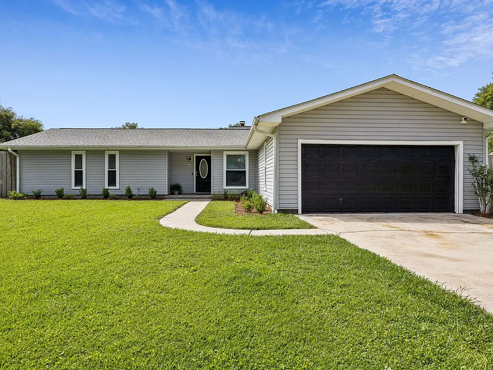 105 Wolfbay Cir