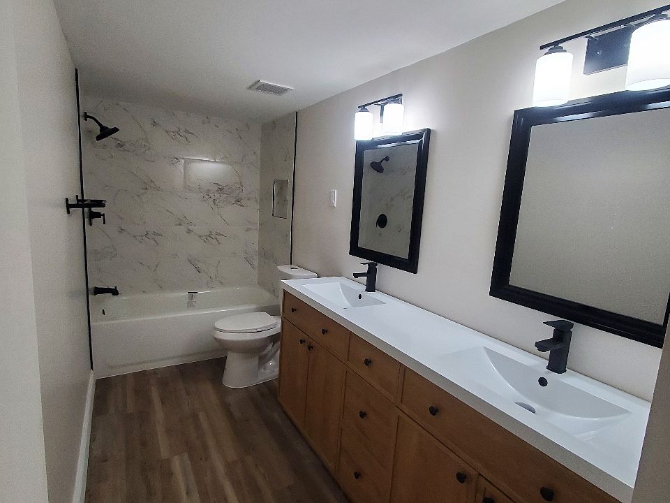 New
Spacious bath with double sinks