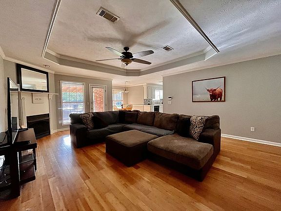 2nd image of 102 Holmar Dr
