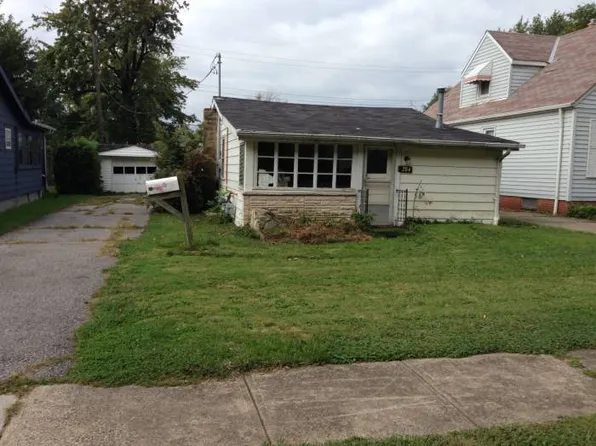284 E 317th St, Willowick, OH 44095