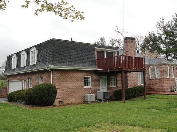2nd image of 2110 Lee Hwy