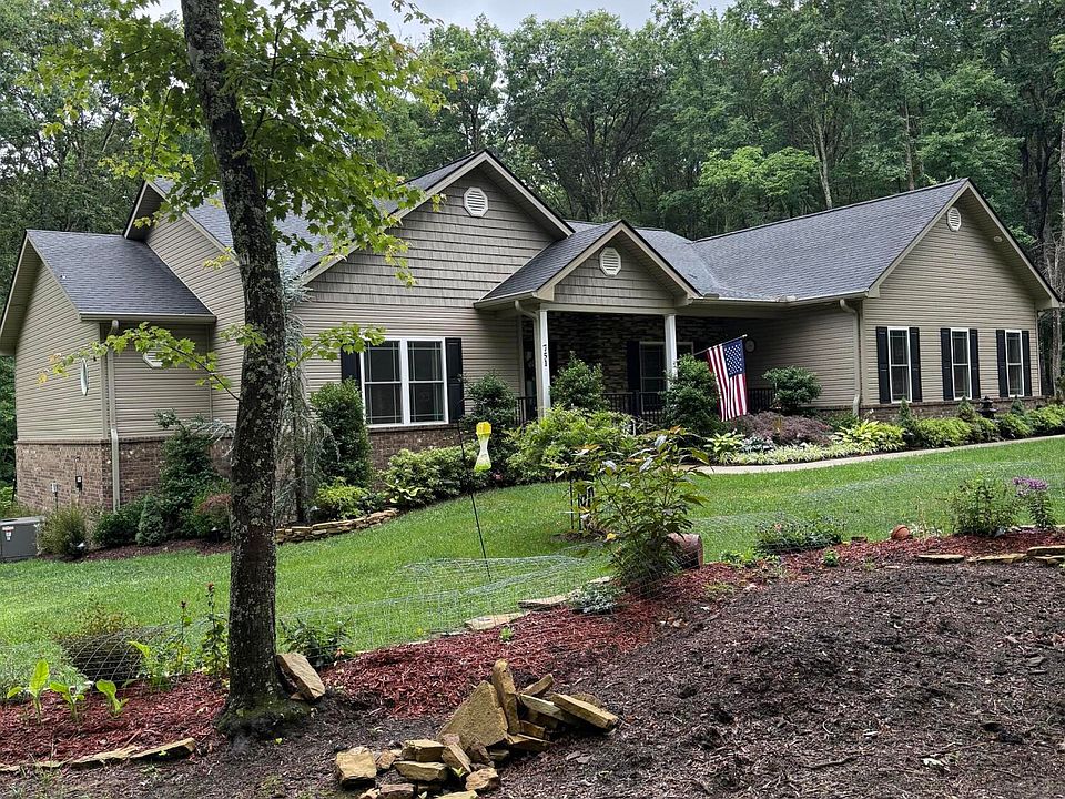 1st image of 751 White Oak Rd