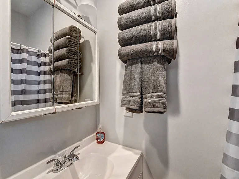 1179 Francis St NW — Photo 34