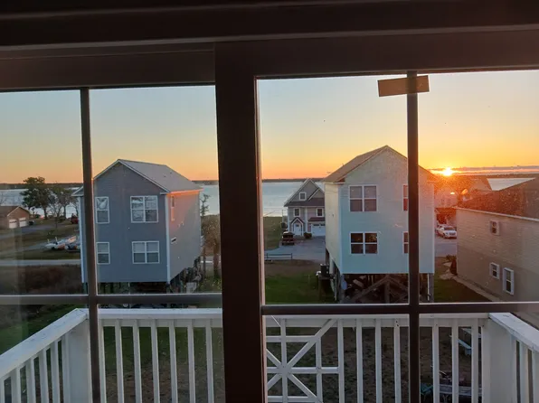 669 Canady Rd, Sneads Ferry, NC 28460