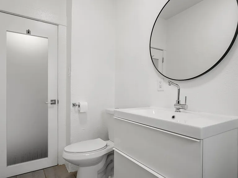 2422 Sichel St — Photo 11