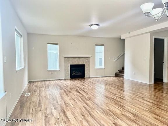 5th image of 9039 Eagle River Ln