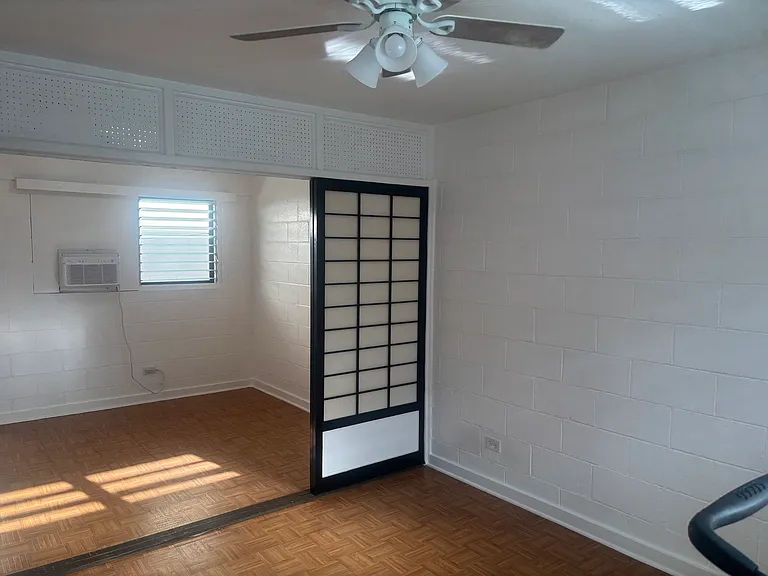 2307 Young St #10 — Photo 5