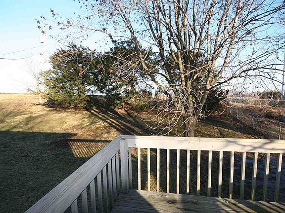 3rd image of 114 Circle Dr