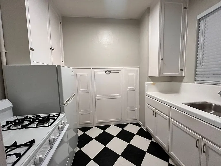 0080 - 328 Elm Ave. Llc. — Photo 7