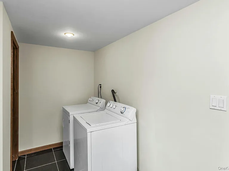 717 3rd Ave — Photo 16