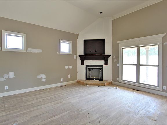 5th image of 511 Carriage Ln #132-lot 132