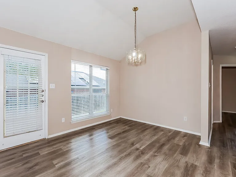6101 Summerfield Dr — Photo 6