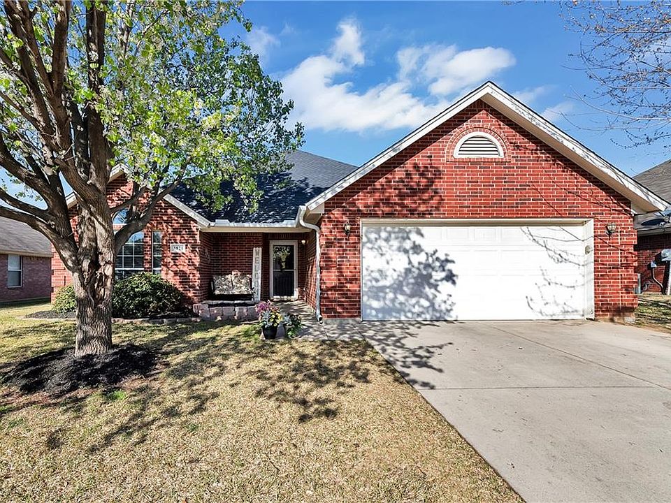1st image of 3821 Park Oaks Ct