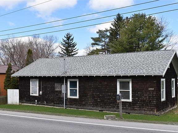 2nd image of 6707 E Lake Rd