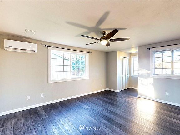 4th image of 7720 274th St NW