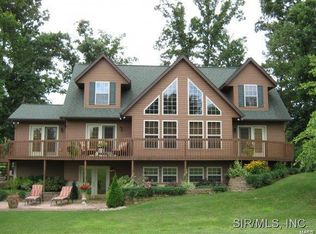 1 Deer Run Dr, Greenville, IL