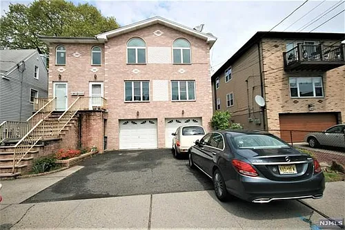 31 Marion Ave #2 Photo 1