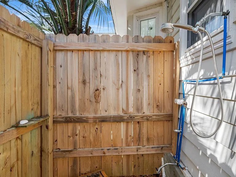 1121 Island View Dr — Photo 40