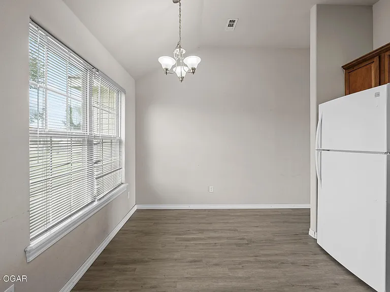 2044 Mississippi Ave — Photo 13