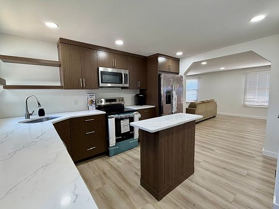 2nd image of 119 Village Cir W