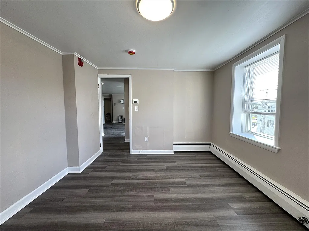 2 bed, 1.0 bath, 800 sqft, $2,000 — Photo 2