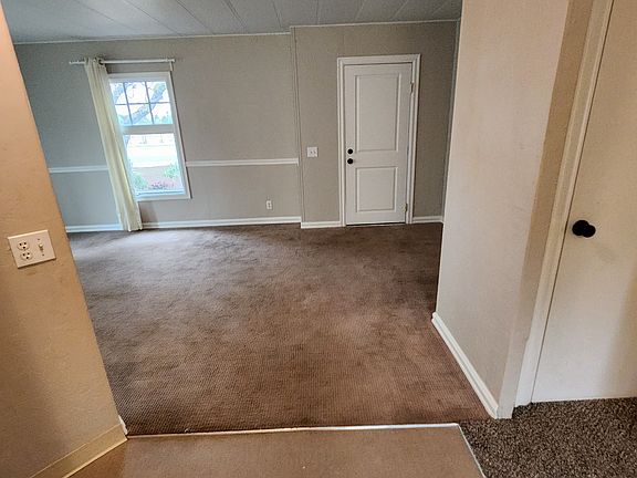 2nd image of 2402 W Pioneer Unit A